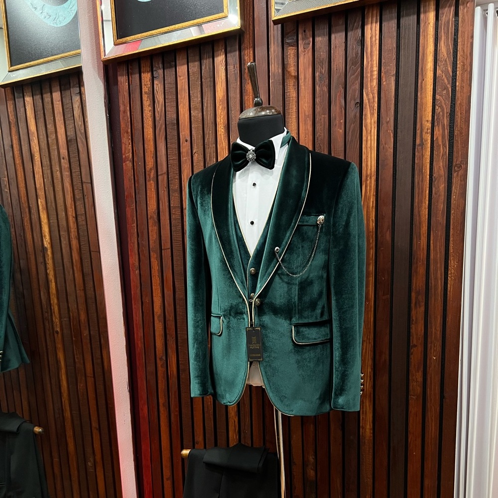 Luxurious Emerald Velvet Tuxedo Jacket